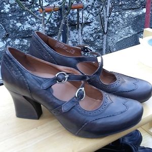 Earthies cross strap mary janes walnut color
